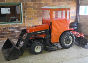 VINTAGE POWER KING 1618 SUB-COMPACT TRACTOR WITH MULTIPLE IMPLEMENTS