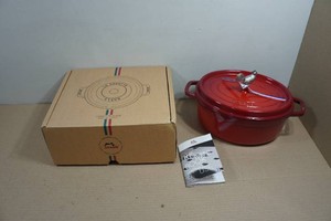 Staub 5.75QT Cast Iron Oval Cocotte