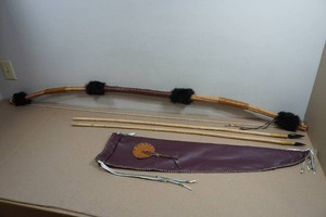 Lakota Sioux Handmade Bow, Arrows & Quiver Wall Dcor