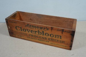 Vintage Wooden Box - Cloverbloom