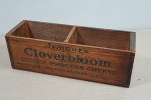 Vintage Wooden Box - Cloverbloom