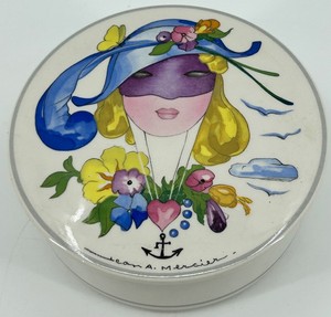 Villeroy & Boch Le Ballon 8in Porcelain Trinket Box