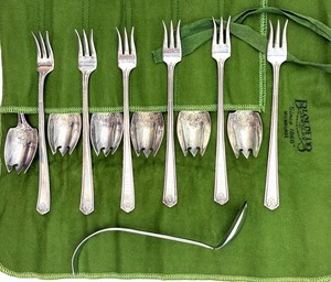 Wm. Rogers Community Silver Serving Utensils Mixed Lot (Lot of 14)