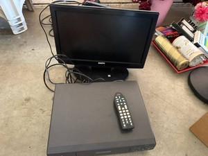 Sanyo Flat Screen TV with RCA 4 Head VCR and Remote