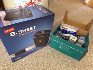 Staples 8-Sheet Cross-Cut Shredder & Energy Saving Supply Box Lot