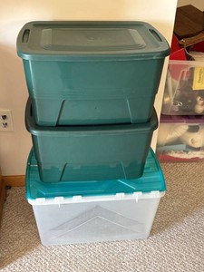 Set of 3 Plastic Storage Totes With Lids Green & Clear Bins
