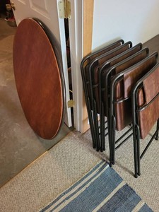 Round Folding Card Table & Matching Folding Chairs Dining Set