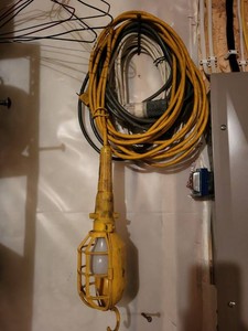 Assorted Heavy Duty Extension Cords With Metal Cage Trouble Light