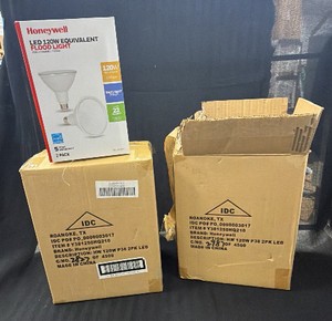 A lot of of 4- 2 packs. Two cases Honeywell LED 120 W floodlights Lightbulbs. There are eight total