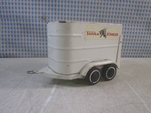 (EC1) Vintage Tonka Stables Pressed Metal Horse Trailer