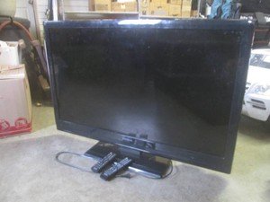 (FRNT) Insignia 46 LCD TV with Remotes Model NS-46L240A13 - Works