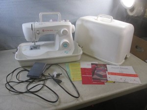 (G-1) Singer Simple 3337 Sewing Machine