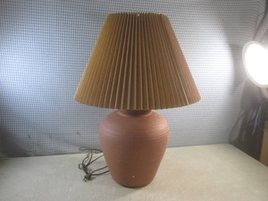 (CS) Vintage Textured Pottery Style Table Lamp 26 Tall