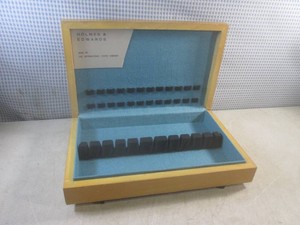 (EW3) Vintage Holmes & Edwards Blonde Wood Flatware and Silverware Storage Chest