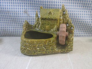 (CNTR) Vintage Shawnee Pottery Old Grist Mill Planter #769