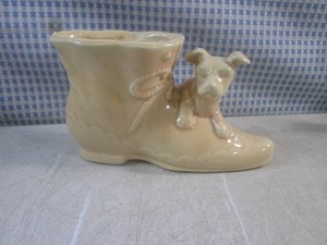 (CNTR) Vintage USA Pottery Puppy and Shoe Planter 8 Long
