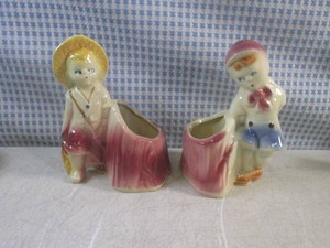 (EC1) 2 Vintage Ceramic Young Boys Planters USA 532 and 533