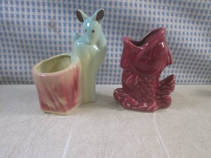 (EC1) 2 Vintage Ceramic Deer and Fish PlanerVase USA 535 and 845
