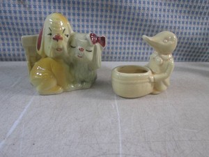 (EC1) 2 Vintage USA Pottery Figure Planters
