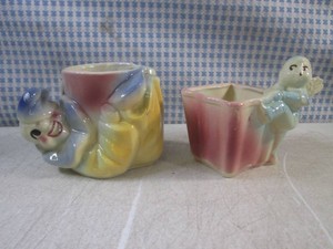 (EC1) 2 Vintage USA Pottery Figure Planters