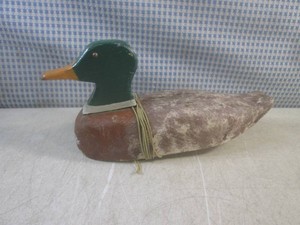 (EC1) Vintage Hand Carved Duck Decoy with Line 13 Long