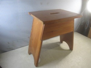 (EW6) Handmade Wood Step Stool with Slot Handle 17 12 H x 19 W x 11 34 D