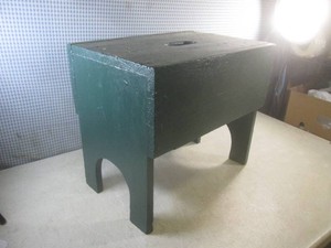 (EW6) Vintage Wood Foot Stool  Bench with Slot Handle Pained Green 17 H x 18 34 W x 13 D