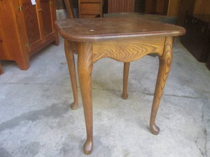 (UD1) Vintage Wood End Table 20 12 x 20 12 x 23 High