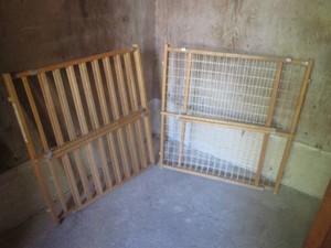 (UD1) 2 Vintage Wood Nu-Line Safety Gates 32 Tall