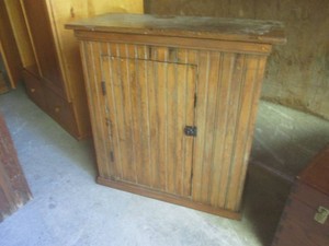 (UD1) Vintage Wood 1-Door Cabinet 33 14 H x 33 14 W x 13 12 D