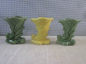 (EC1) 3 Vintage USA #835 Ceramic Cornucopia Vases 4 34 Tall
