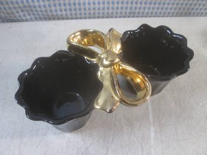 (EC1) Vintage Shawnee Pottery Double Bow Knot Planter #518