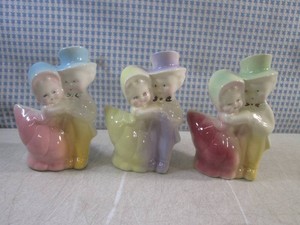 (EC1) 3 Smaller Vintage Ceramic Couple Planters 5 58 Tall