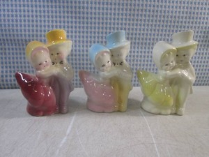(EC1) 3 Smaller Vintage Ceramic Couple Planters 5 58 Tall