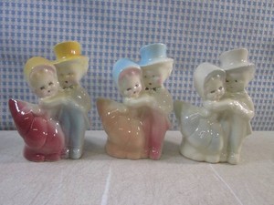 (EC1) 3 Smaller Vintage Ceramic Couple Planters 5 58 Tall