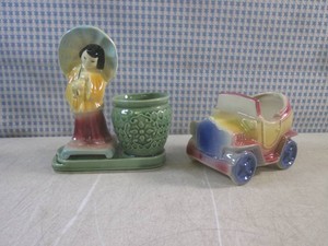 (CS) 2 Vintage Ceramic USA Planter Figures
