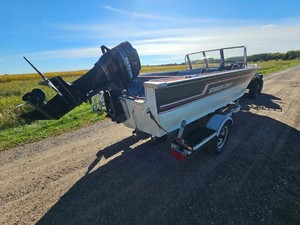 1989 Smoker Craft 16 50 Horse Motor