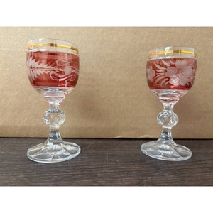 Pink Crystal Goblet Pair � Etched Floral Pattern Gold Rim Stemware