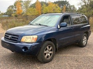 2005 Toyota Highlander  All Wheel Drive  3.3L  NO RESERVE 