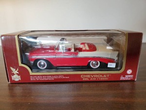 Die Cast Chevrolet Bell Air 1956 In Box  118