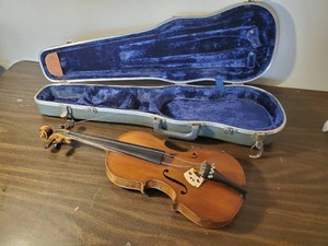 Beautiful antique Nippon Made Violin With Case