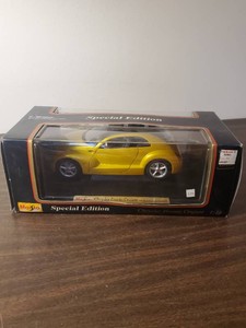 Special Edition Crystler Pronto Cruiser 118 Scale Die Cast Metal