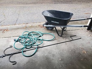 Union Tools Wheel Barrow Hose with Sprayer and Double Sided Garden Hook