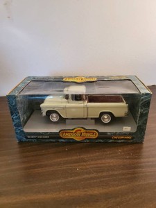 1955 Chevy 3100 Cameo American Muscle  Die Cast Metal 118 Scale
