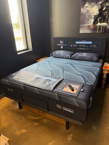Queen Serta iSeries NXG 2500 Plush Mattress & Silver Adjustable Base