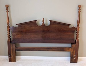 UL - Queen Bed Headboard - Wood Turned Posts