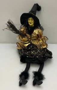 Vintage Sitting Which Halloween Dcor Piece 14