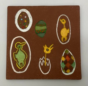Highly Collectible Bennington Pottery Trivet 8 x 8 With Chicken And Egg Dcor