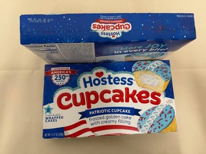 4x Hostess Cupcakes-Patriotic Cupcake