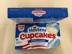 4x Hostess Cupcakes-Patriotic Cupcake